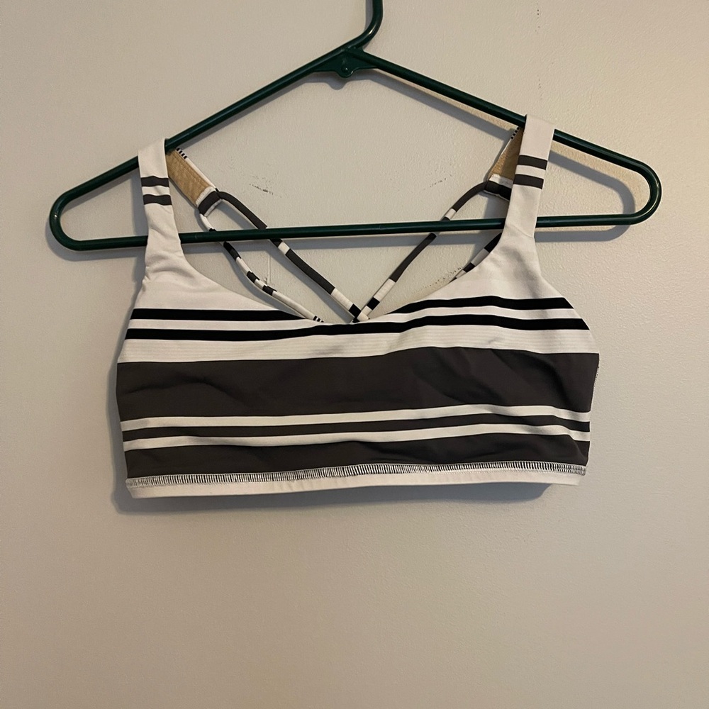 Lululemon free to be sports bra